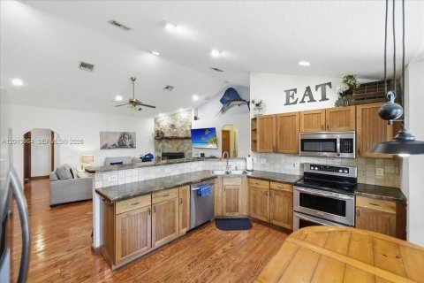 House in Loxahatchee Groves, Florida 5 bedrooms, 185.8 sq.m. № 2076254 - photo 11