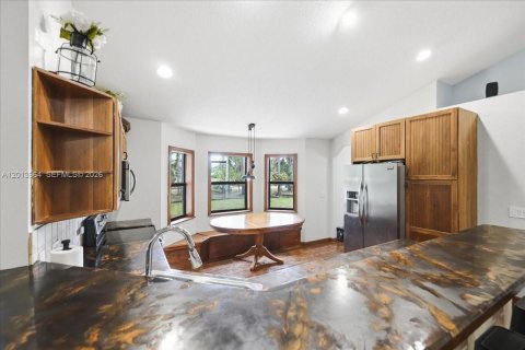 House in Loxahatchee Groves, Florida 5 bedrooms, 185.8 sq.m. № 2076254 - photo 12