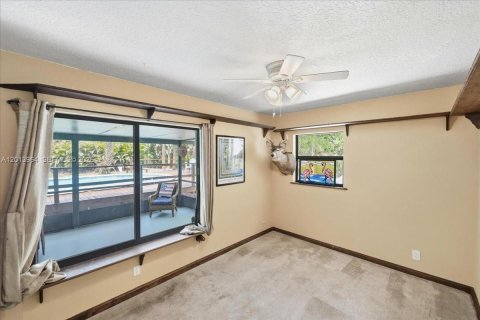 House in Loxahatchee Groves, Florida 5 bedrooms, 185.8 sq.m. № 2076254 - photo 18