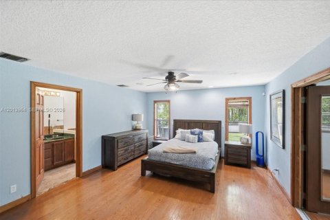 House in Loxahatchee Groves, Florida 5 bedrooms, 185.8 sq.m. № 2076254 - photo 13