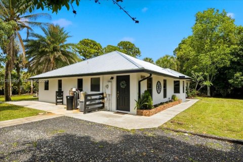 House in Loxahatchee Groves, Florida 5 bedrooms, 185.8 sq.m. № 2076254 - photo 4