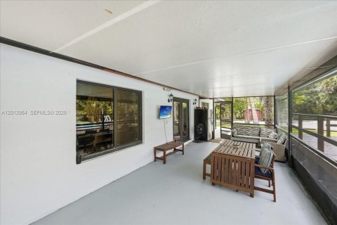 House in Loxahatchee Groves, Florida 5 bedrooms, 185.8 sq.m. № 2076254 - photo 26