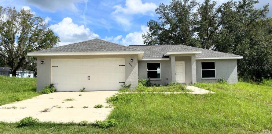 House in Inverness, Florida 3 bedrooms, 118.54 sq.m. № 1879541