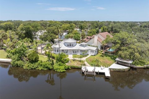 House in New Port Richey, Florida 3 bedrooms, 290.69 sq.m. № 2151548 - photo 3