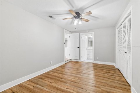 House in Clearwater, Florida 4 bedrooms, 167.13 sq.m. № 2224566 - photo 26