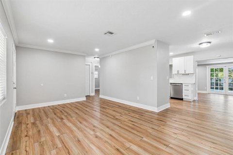 House in Clearwater, Florida 4 bedrooms, 167.13 sq.m. № 2224566 - photo 9