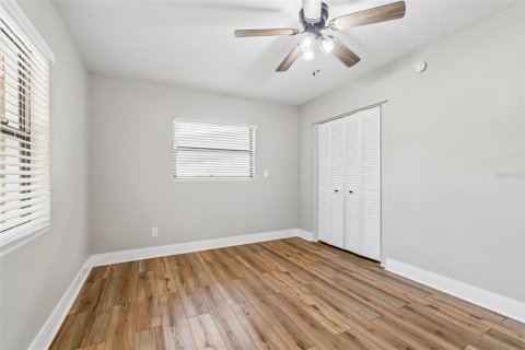 House in Clearwater, Florida 4 bedrooms, 167.13 sq.m. № 2224566 - photo 30