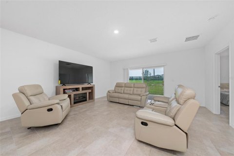 House in Groveland, Florida 4 bedrooms, 204.94 sq.m. № 2104989 - photo 8