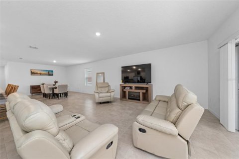 House in Groveland, Florida 4 bedrooms, 204.94 sq.m. № 2104989 - photo 9