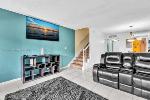 Condo in Lauderhill, Florida, 2 bedrooms  № 1961257 - photo 17
