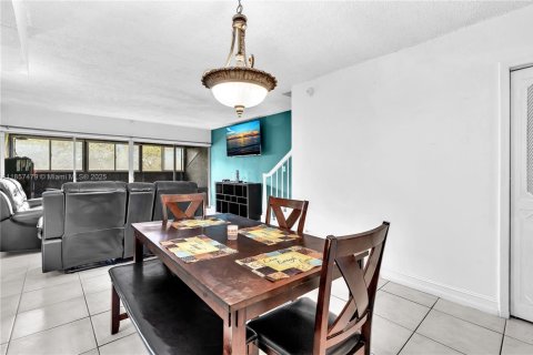 Condo in Lauderhill, Florida, 2 bedrooms  № 1961257 - photo 30