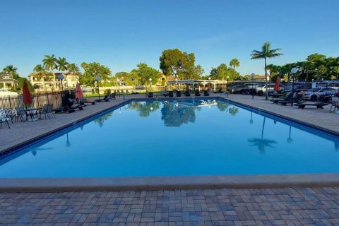 Condominio en alquiler en Hallandale Beach, Florida, 2 dormitorios, 112.41 m2 № 2045396 - foto 13