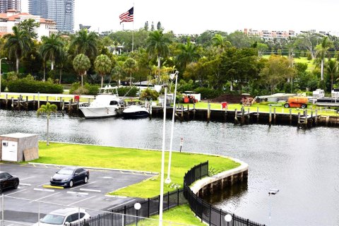 Condominio en alquiler en Hallandale Beach, Florida, 2 dormitorios, 112.41 m2 № 2045396 - foto 11