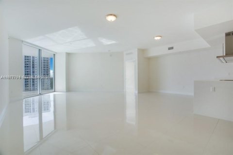 Condominio en alquiler en North Miami Beach, Florida, 2 dormitorios, 155.15 m2 № 2044865 - foto 9