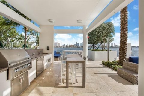 Condominio en alquiler en North Miami Beach, Florida, 2 dormitorios, 155.15 m2 № 2044865 - foto 24
