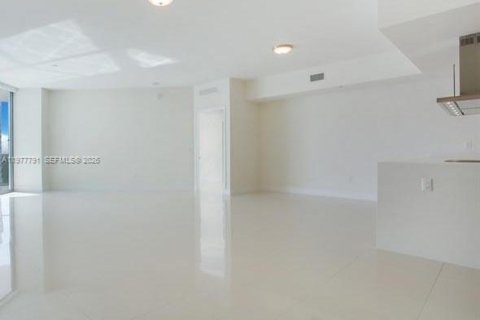 Condominio en alquiler en North Miami Beach, Florida, 2 dormitorios, 155.15 m2 № 2044865 - foto 10