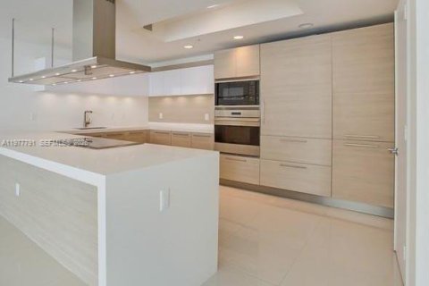 Condominio en alquiler en North Miami Beach, Florida, 2 dormitorios, 155.15 m2 № 2044865 - foto 5