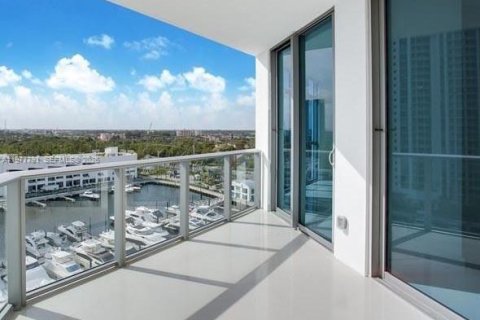 Condominio en alquiler en North Miami Beach, Florida, 2 dormitorios, 155.15 m2 № 2044865 - foto 18