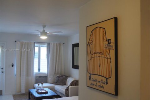 Condo in Miami Beach, Florida  № 1956934 - photo 27