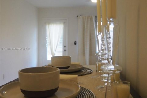 Condo in Miami Beach, Florida  № 1956934 - photo 10