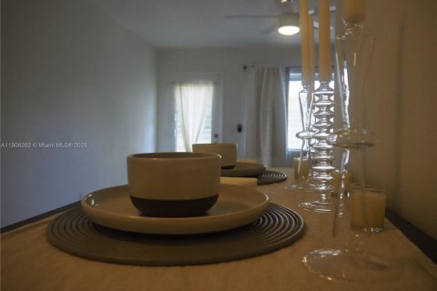 Condo in Miami Beach, Florida  № 1956934 - photo 11