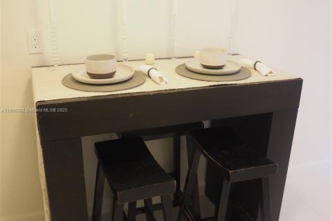 Condo in Miami Beach, Florida  № 1956934 - photo 16