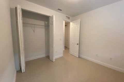 Villa ou maison à louer à Cutler Bay, Floride: 4 chambres, 227.15 m2 № 2384518 - photo 18