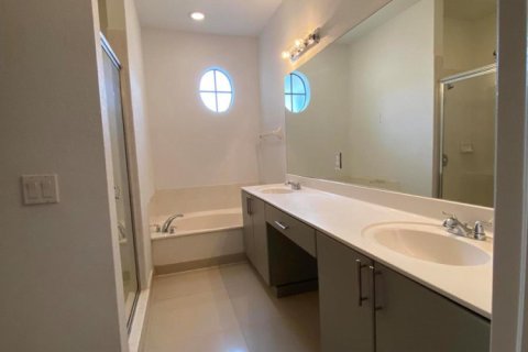 Villa ou maison à louer à Cutler Bay, Floride: 4 chambres, 227.15 m2 № 2384518 - photo 13