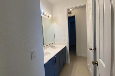 Villa ou maison à louer à Cutler Bay, Floride: 4 chambres, 227.15 m2 № 2384518 - photo 20