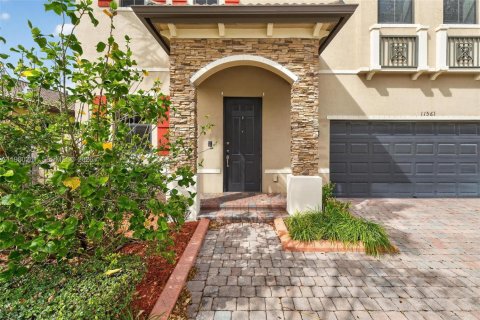 Casa en venta en Homestead, Florida, 4 dormitorios, 239.04 m2 № 2045302 - foto 3