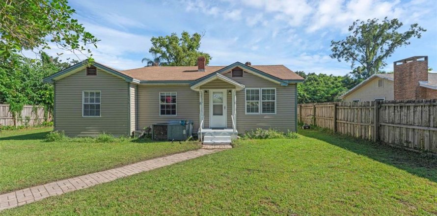 House in Orlando, Florida 3 bedrooms, 78.04 sq.m. № 1854072