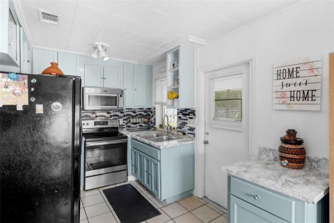 House in Orlando, Florida 3 bedrooms, 78.04 sq.m. № 1854072 - photo 9