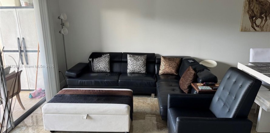 Condo à Pembroke Pines, Floride, 2 chambres № 1882395