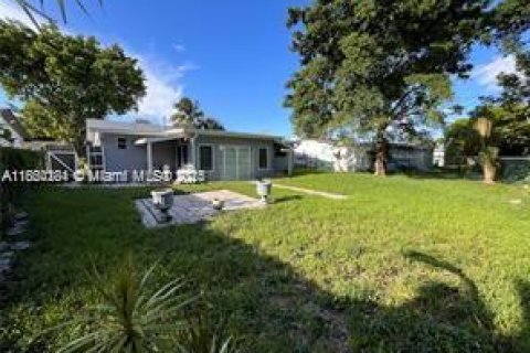 Снять в аренду виллу или дом в Санрайз, Флорида 2 спальни, 99.13м2, № 1957734 - фото 15