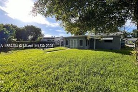 Снять в аренду виллу или дом в Санрайз, Флорида 2 спальни, 99.13м2, № 1957734 - фото 16