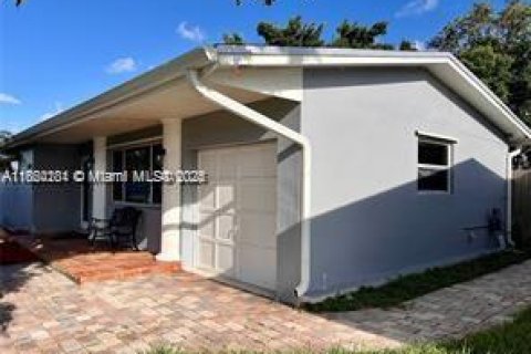 Снять в аренду виллу или дом в Санрайз, Флорида 2 спальни, 99.13м2, № 1957734 - фото 6