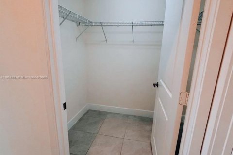 Condominio en alquiler en Doral, Florida, 1 dormitorio, 68.56 m2 № 1878816 - foto 10