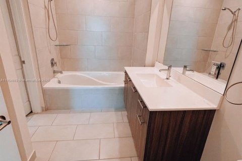 Condominio en alquiler en Doral, Florida, 1 dormitorio, 68.56 m2 № 1878816 - foto 6