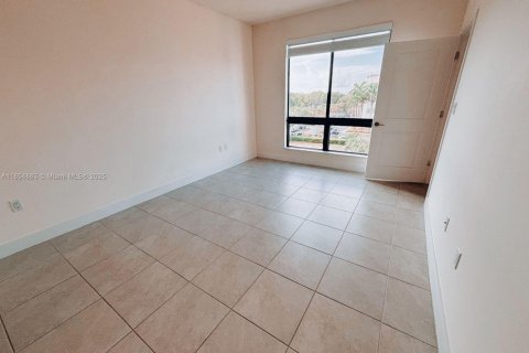 Condominio en alquiler en Doral, Florida, 1 dormitorio, 68.56 m2 № 1878816 - foto 5