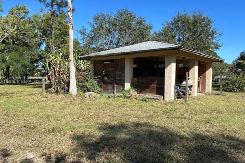 Propiedad comercial en venta en Loxahatchee Groves, Florida № 2006331 - foto 17