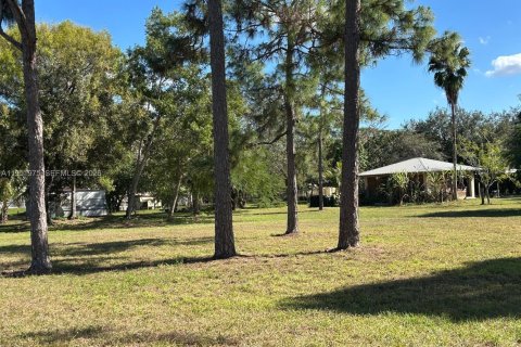 Propiedad comercial en venta en Loxahatchee Groves, Florida № 2006331 - foto 15