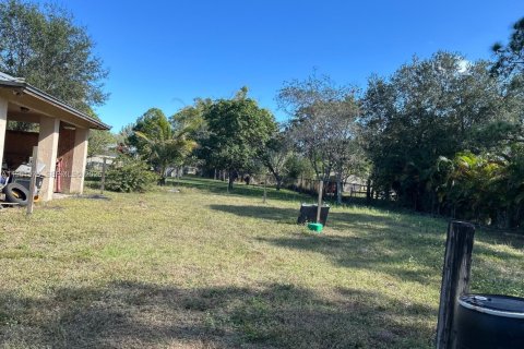 Propiedad comercial en venta en Loxahatchee Groves, Florida № 2006331 - foto 9