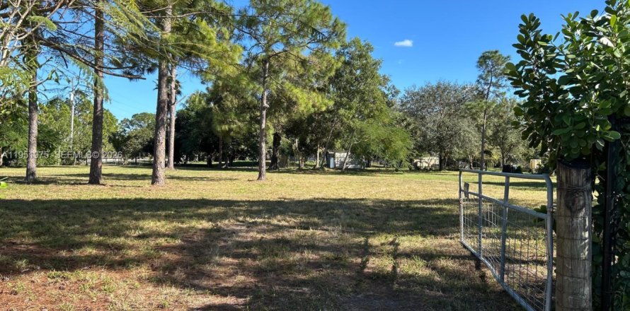 Propiedad comercial en Loxahatchee Groves, Florida № 2006331