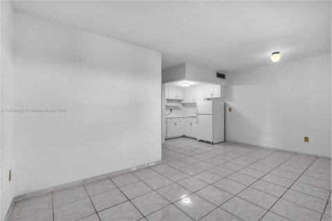 Appartement à louer à Hialeah, Floride: 1 chambre, 54.16 m2 № 1971517 - photo 4