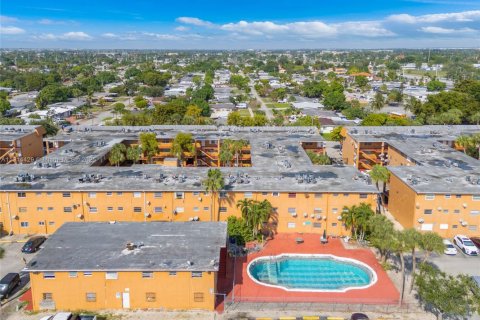 Appartement à louer à Hialeah, Floride: 1 chambre, 54.16 m2 № 1971517 - photo 19