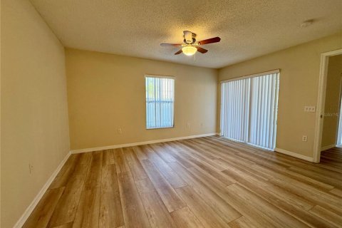 Villa ou maison à vendre à Kissimmee, Floride: 4 chambres, 179.21 m2 № 2360762 - photo 19