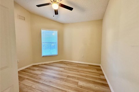 Villa ou maison à vendre à Kissimmee, Floride: 4 chambres, 179.21 m2 № 2360762 - photo 12