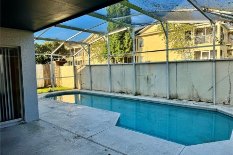 Villa ou maison à vendre à Kissimmee, Floride: 4 chambres, 179.21 m2 № 2360762 - photo 3