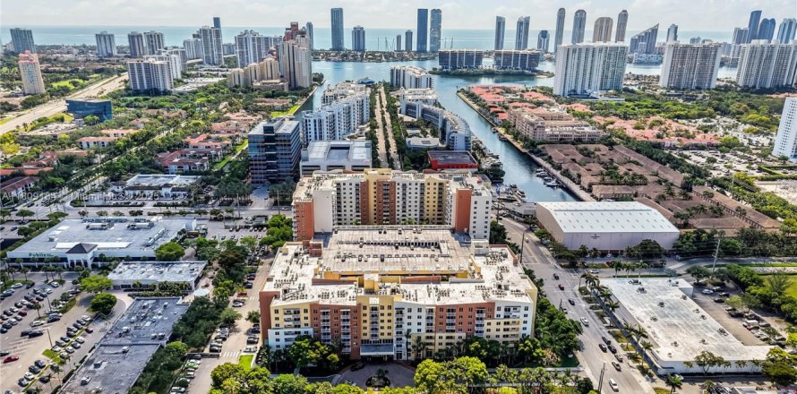 Condo à Aventura, Floride, 2 chambres № 1753132