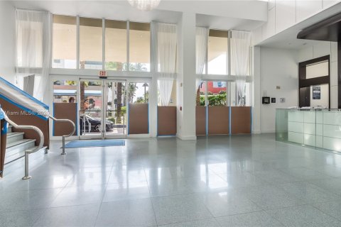 Copropriété à louer à Aventura, Floride: 2 chambres, 99.68 m2 № 1753132 - photo 3